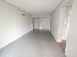 Apartamento com 02 dormitórios (01 Suíte) no Residencial Scharlau 