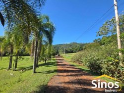Terreno com 1.000m² no condomínio Country Village  