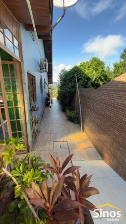Casa om 03 dormitórios no bairro Lomba Grande  