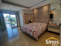Casa com 03 dormitórios, sendo 01 suite no bairro Petrópolis  