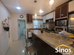 Casa com 03 dormitórios, sendo 01 suite no bairro Petrópolis  
