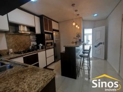 Casa com 03 dormitórios, sendo 01 suite no bairro Petrópolis  