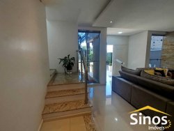 Casa com 03 dormitórios, sendo 01 suite no bairro Petrópolis  