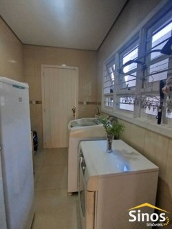 Casa com 03 dormitórios, sendo 01 suite no bairro Petrópolis  
