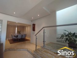 Casa com 03 dormitórios, sendo 01 suite no bairro Petrópolis  