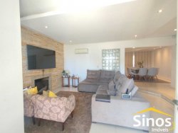 Casa com 03 dormitórios, sendo 01 suite no bairro Petrópolis  