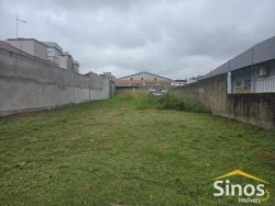 Terreno com 423,84m² 