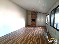 Casa com 03 dormitórios no bairro Scharlau 