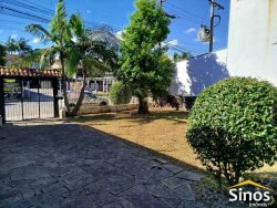 Casa de alvenaria com 04 dormitórios no bairro Canudos 