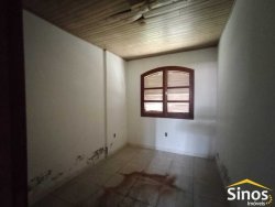 Casa de alvenaria com 04 dormitórios no bairro Canudos 