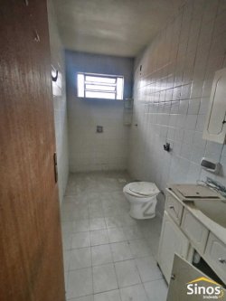 Casa de alvenaria com 04 dormitórios no bairro Canudos 