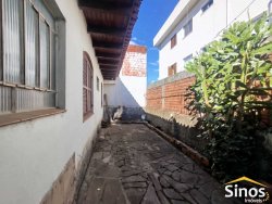 Casa de alvenaria com 04 dormitórios no bairro Canudos 