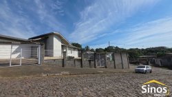 Casa com 03 dormitórios no Bairro Fazenda São Borja 