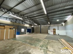 Pavilhão com 225m² para locação no bairro Lomba Grande 