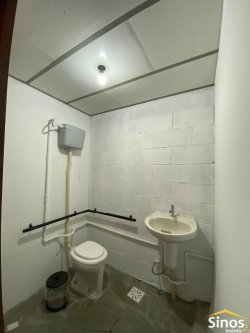 Pavilhão com 225m² para locação no bairro Lomba Grande 