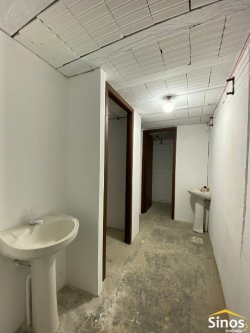 Pavilhão com 225m² para locação no bairro Lomba Grande 