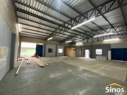 Pavilhão com 225m² para locação no bairro Lomba Grande 