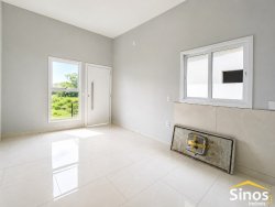 Casa com 02 dormitórios (1 suíte)  no bairro Lago Azul 