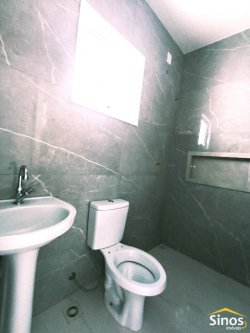 Casa com 02 dormitórios (1 suíte)  no bairro Lago Azul 
