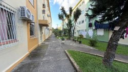Apartamento com 02 dormitórios no Residencial Mauro Chika 