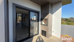 Casa com 03 dormitórios no Condomínio Moradas da Lomba 
