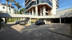 Apartamento com 03 dormitórios (1 suíte) no Residencial Carlos Kondorfer 
