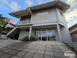 Casa com 03 dormitórios (1 suíte) no Jardim Mauá 