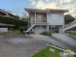 Casa com 03 dormitórios (1 suíte) no Jardim Mauá 