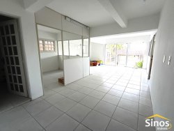 Casa com 03 dormitórios (1 suíte) no Jardim Mauá 