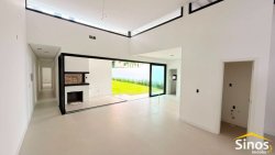 Casa com 02 dormitórios e suíte no Bairro Ideal 