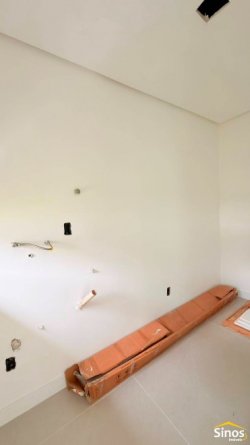 Casa com 02 dormitórios e suíte no Bairro Ideal 