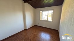 Sobrado localizado na área central de Lomba Grande 