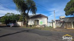 Terreno com casa histórica no Bairro Hamburgo Velho 