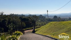 Sítio de 1,00 hectare no bairro Lomba Grande 