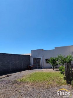 Casa com 02 dormitórios no bairro Campestre  