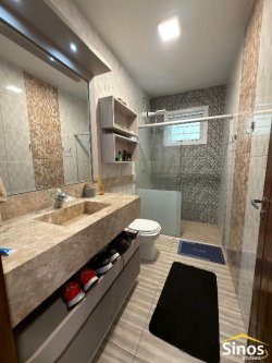 Casa com 02 dormitórios em Lomba Grande 