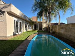 Casa com 02 dormitórios em Lomba Grande 