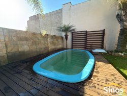 Casa com 02 dormitórios em Lomba Grande 
