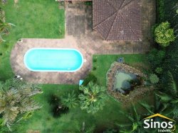 Sítio com 5.500m² na região central de Lomba Grande 