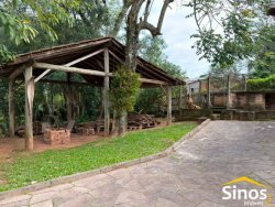 Sítio com 5.500m² na região central de Lomba Grande 