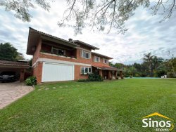 Sítio com 5.500m² na região central de Lomba Grande 