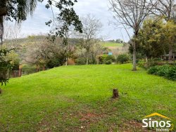Sítio com 5.500m² na região central de Lomba Grande 