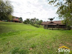 Sítio com 5.500m² na região central de Lomba Grande 