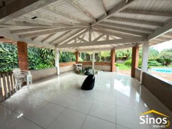 Sítio com 5.500m² na região central de Lomba Grande 