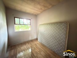 Casa com 03 dormitórios no bairro Lomba Grande 