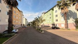 Apartamento com 02 dormitórios no Residencial Cine Brasil 