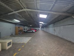 Apartamento com 03 dormitórios no Edifício Oliva 