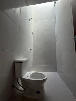 Casa com 02 dormitórios (1 suíte) no bairro Lomba Grande 