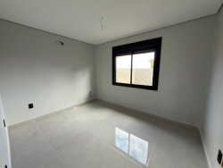 Casa com 02 dormitórios (1 suíte) no bairro Lomba Grande 