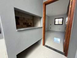 Casa com 02 dormitórios (1 suíte) no bairro Lomba Grande 